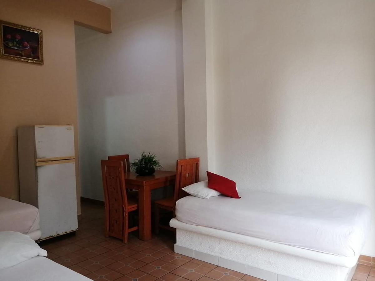 Hotel Isis Zihuatanejo Exterior foto